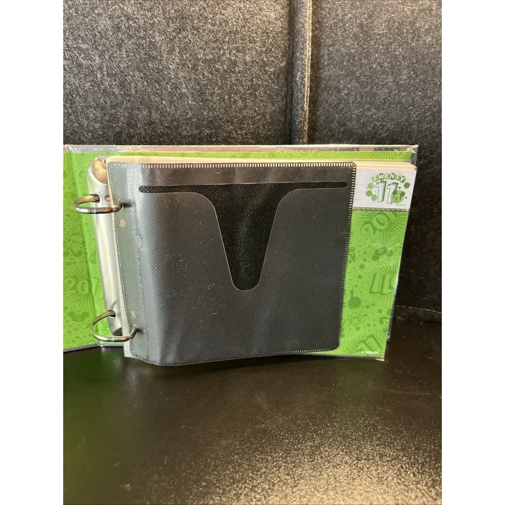 2011 WALT DISNEY WORLD MICKEY MOUSE PHOTO ALBUM 100 4 X 6 TRAVEL‎ SOUVENIR